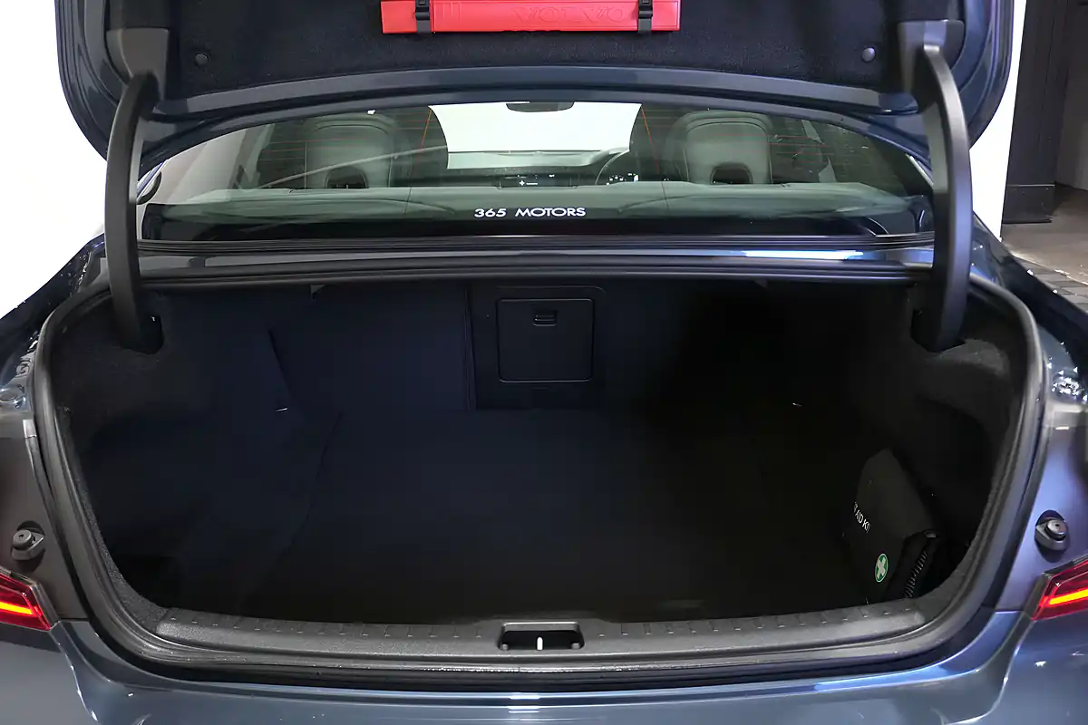 Used 2019 Volvo S60 R-Design Edition Denim Blue - Interior and Exterior details 9