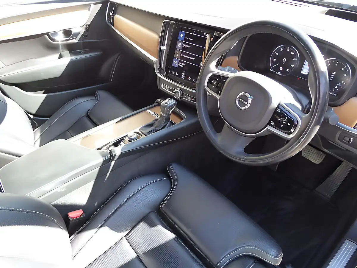Used 2019 Volvo S90 Inscription Plus Silver - Interior and Exterior details 13