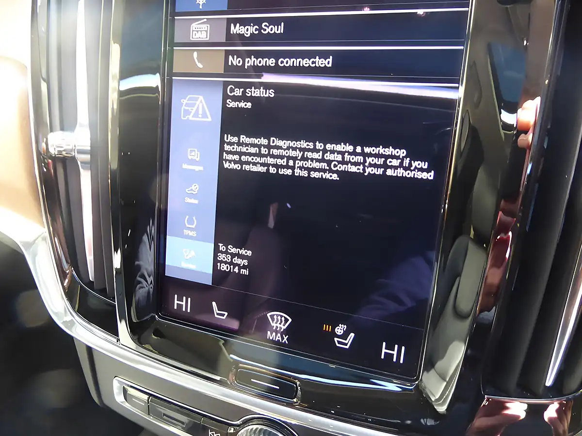 Used 2019 Volvo S90 Inscription Plus Silver - Interior and Exterior details 18