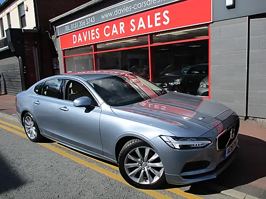 2019 Volvo S90 Momentum T4