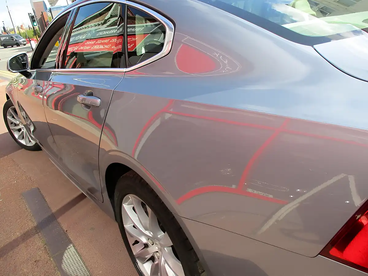 Used 2019 Volvo S90 Momentum Blue - Interior and Exterior details 16