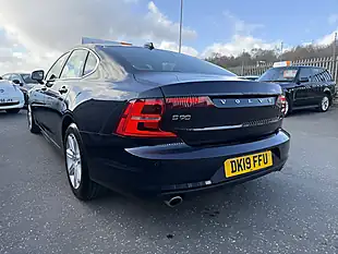 Used 2019 Volvo S90 Momentum Plus Magic Blue - Interior and Exterior details 11