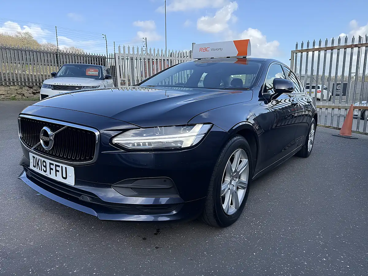 Used 2019 Volvo S90 Momentum Plus Magic Blue - Interior and Exterior details 3