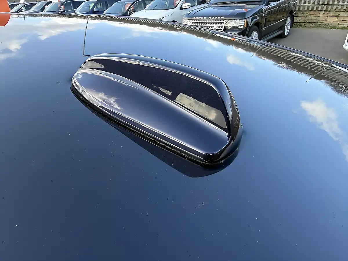 Used 2019 Volvo S90 Momentum Plus Magic Blue - Interior and Exterior details 9