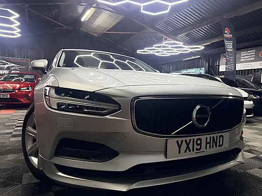2019 Volvo S90 Momentum D4