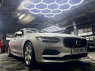 Used 2019 Volvo S90 Momentum Silver - Interior and Exterior details 12