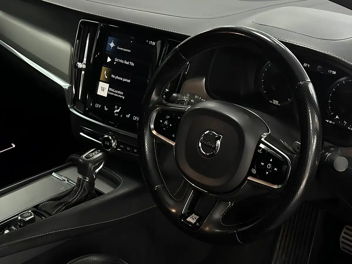 Used 2019 Volvo S90 R-Design Plus Black - Interior and Exterior details 13
