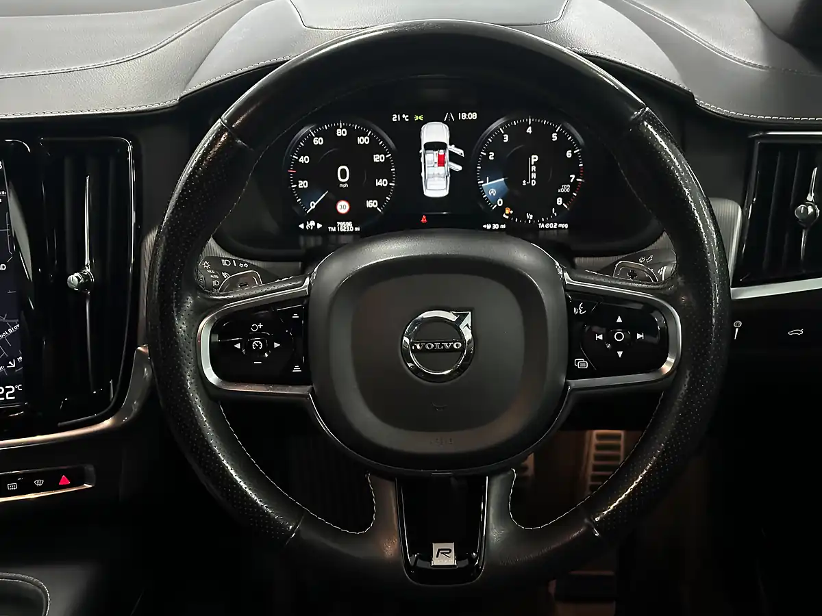 Used 2019 Volvo S90 R-Design Plus Black - Interior and Exterior details 15