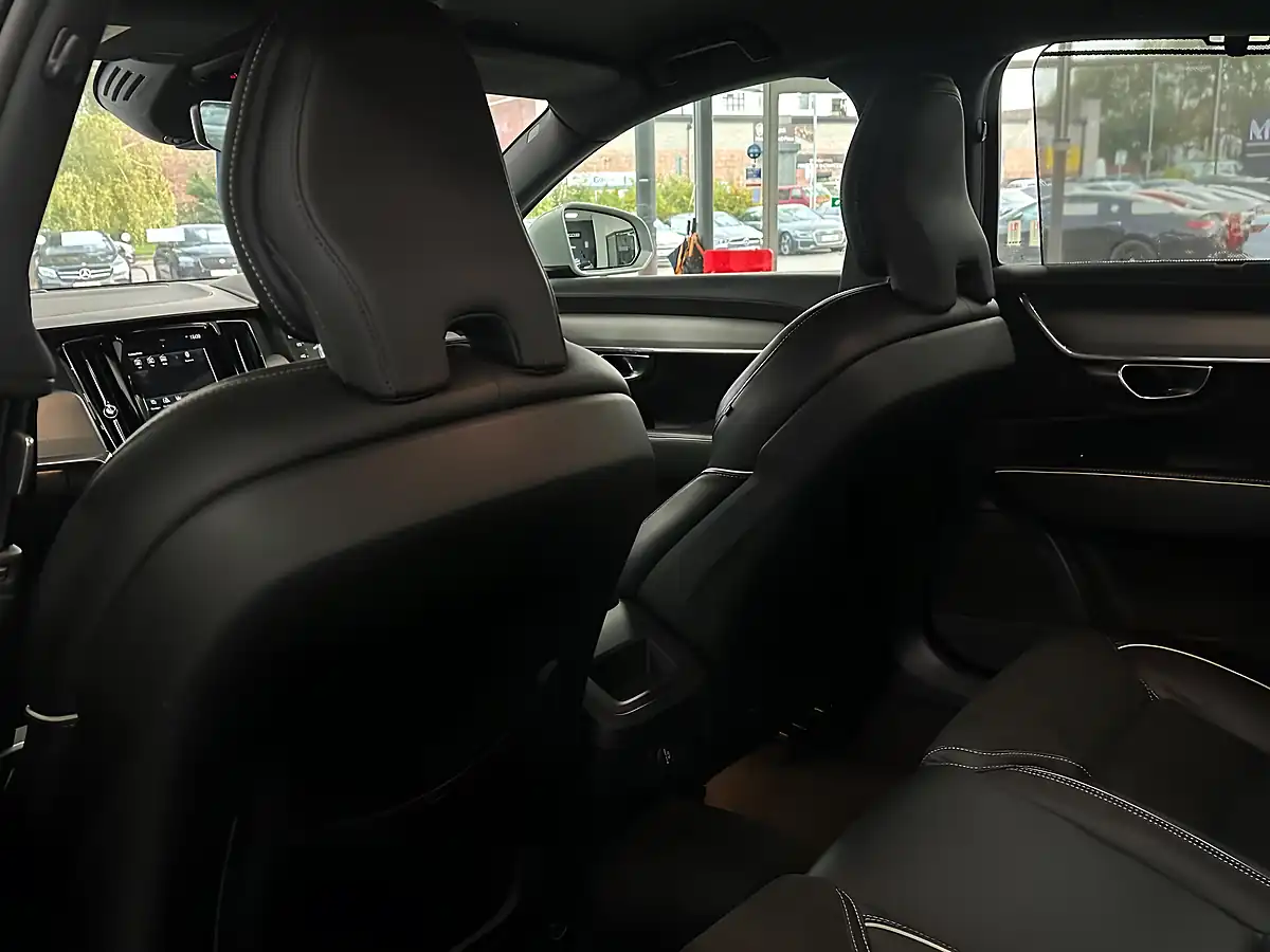 Used 2019 Volvo S90 R-Design Plus Black - Interior and Exterior details 19