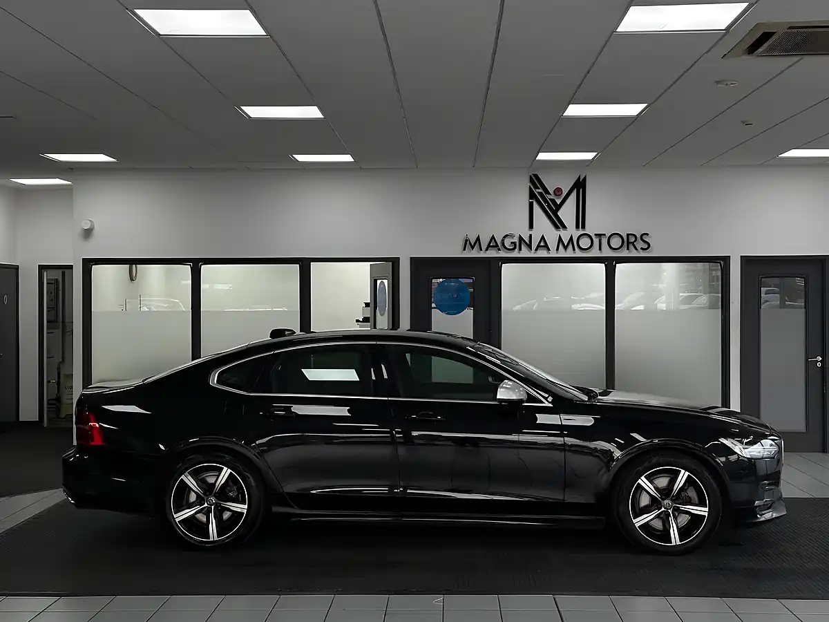 Used 2019 Volvo S90 R-Design Plus Black - Interior and Exterior details 4