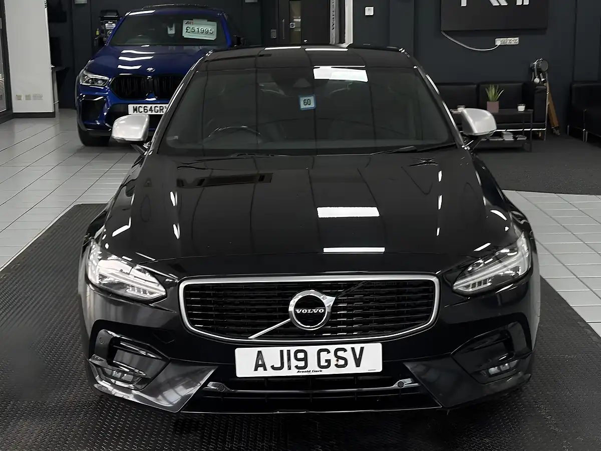 Used 2019 Volvo S90 R-Design Plus Black - Interior and Exterior details 5
