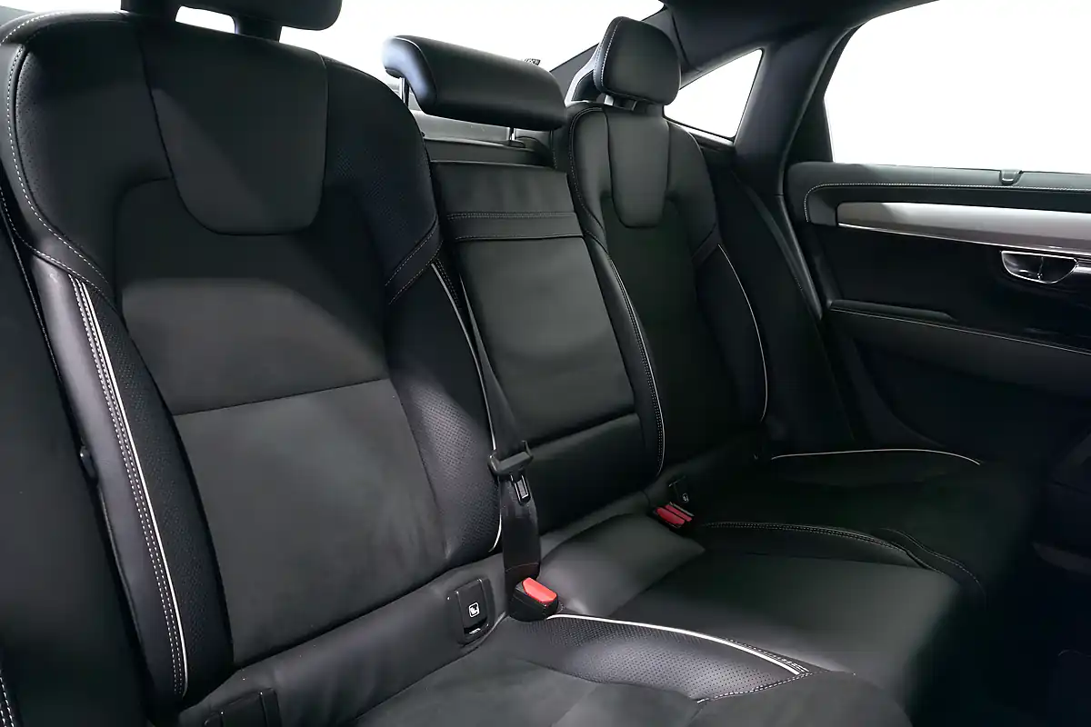 Used 2019 Volvo S90 R-Design Plus Onyx Black - Interior and Exterior details 11