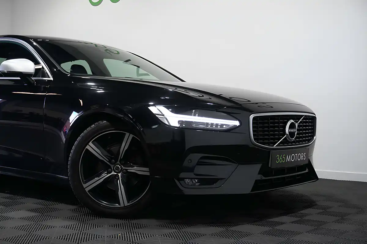 Used 2019 Volvo S90 R-Design Plus Onyx Black - Interior and Exterior details 16