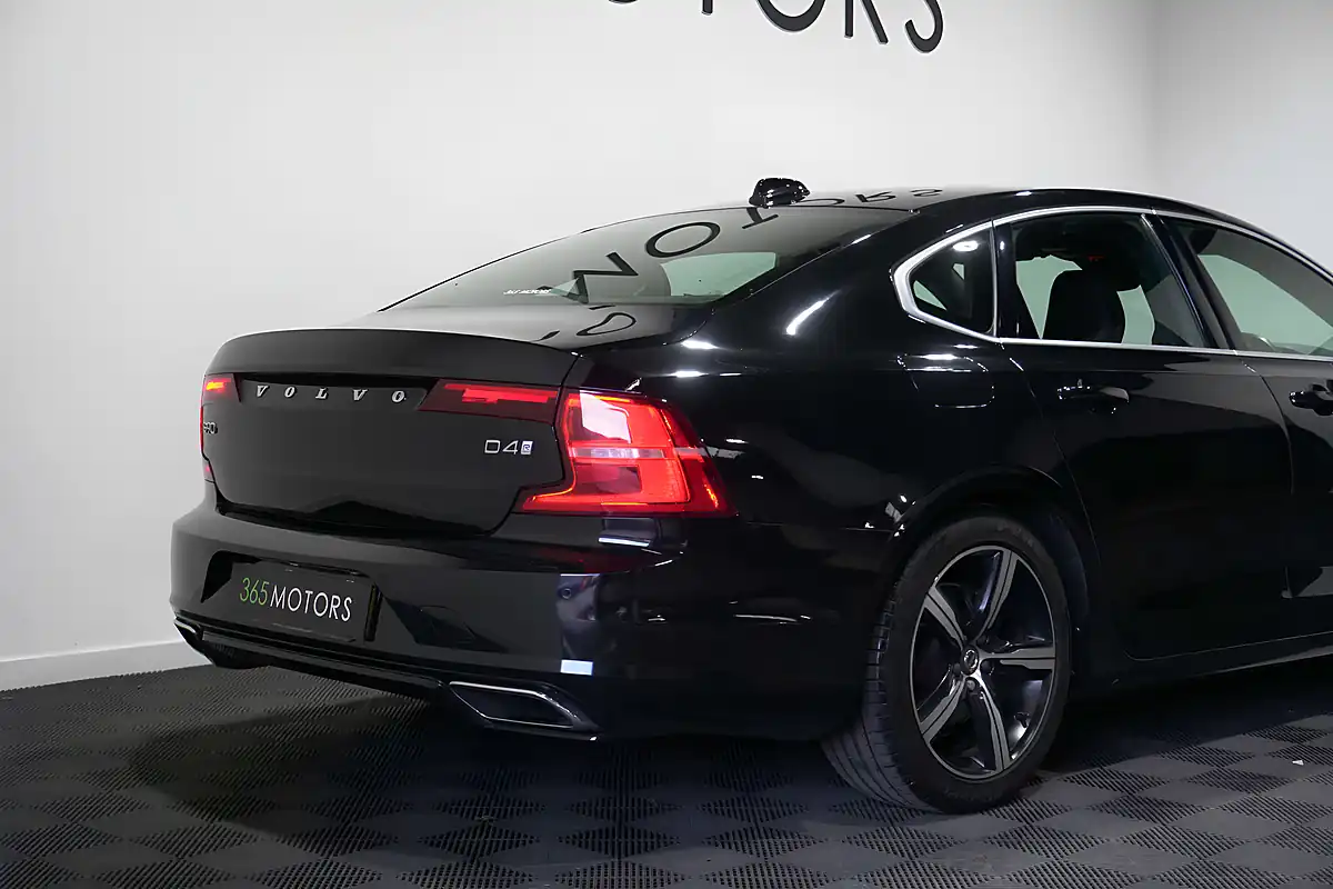 Used 2019 Volvo S90 R-Design Plus Onyx Black - Interior and Exterior details 17