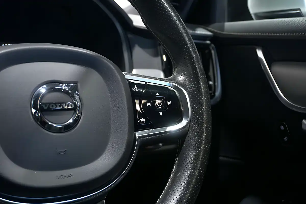 Used 2019 Volvo S90 R-Design Plus Onyx Black - Interior and Exterior details 18