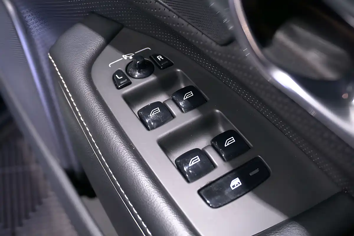 Used 2019 Volvo S90 R-Design Plus Onyx Black - Interior and Exterior details 19