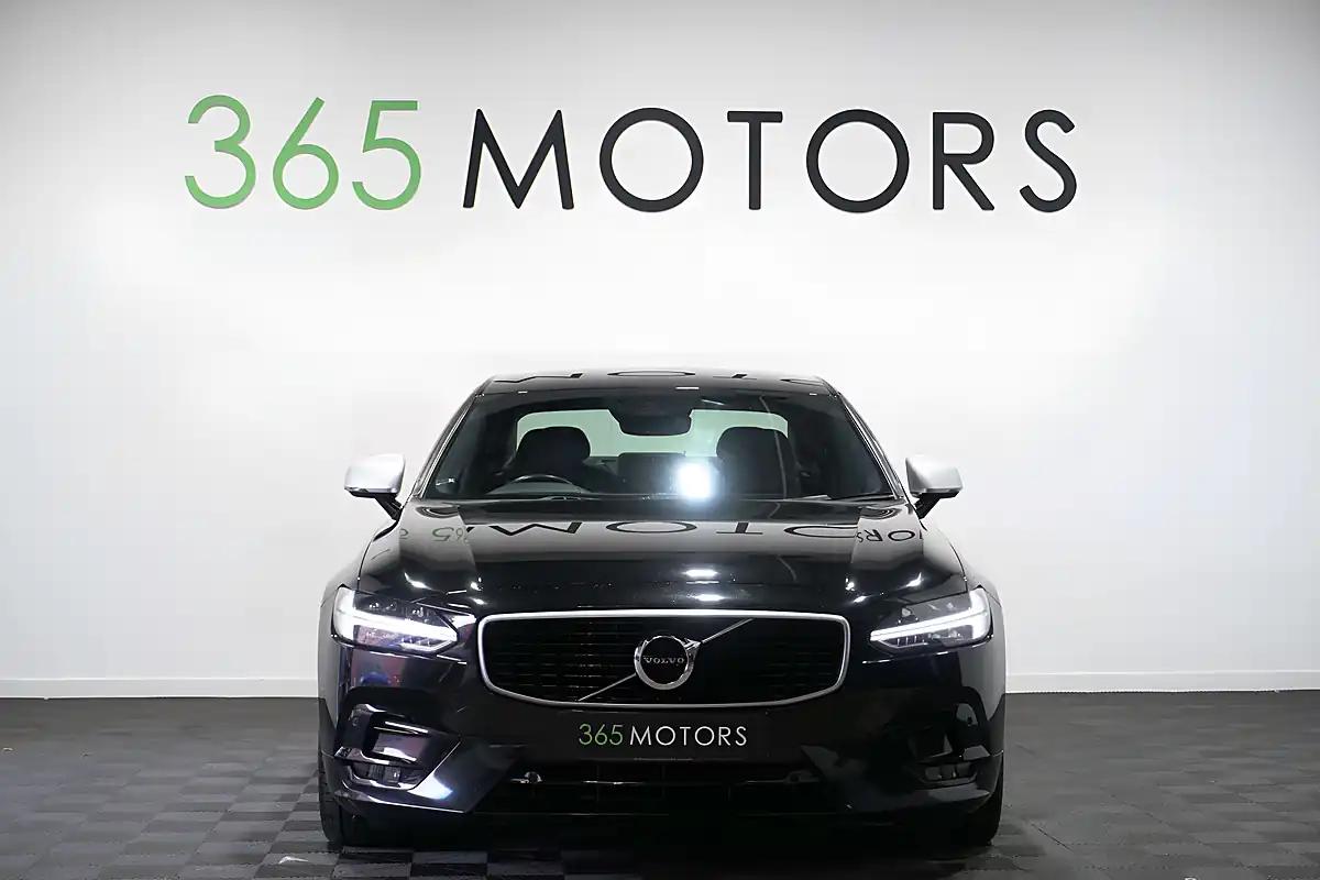 Used 2019 Volvo S90 R-Design Plus Onyx Black - Interior and Exterior details 6