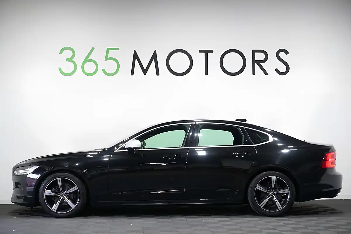 Used 2019 Volvo S90 R-Design Plus Onyx Black - Interior and Exterior details 8