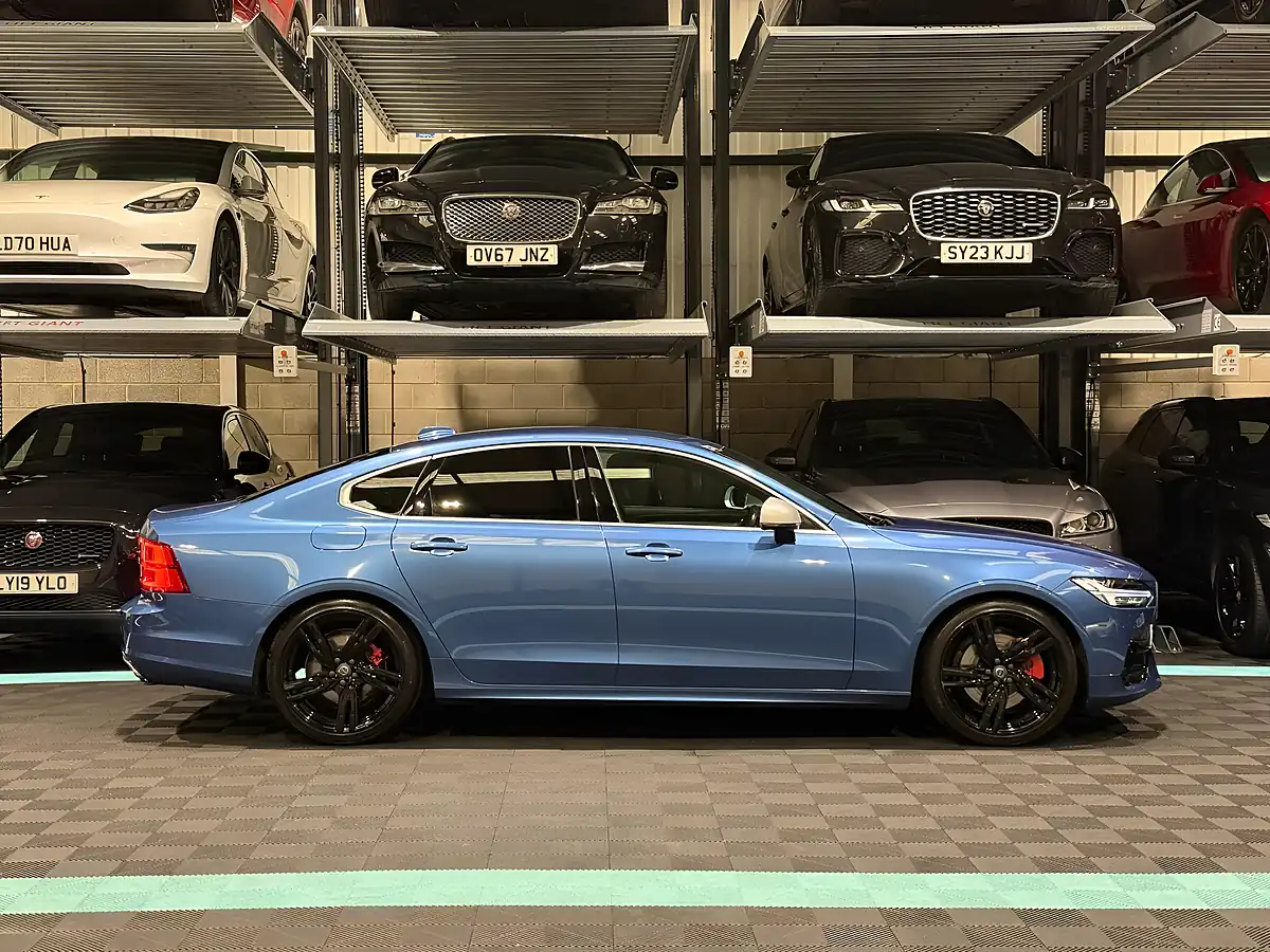 Used 2019 Volvo S90 R-Design Pro Blue - Interior and Exterior details 10