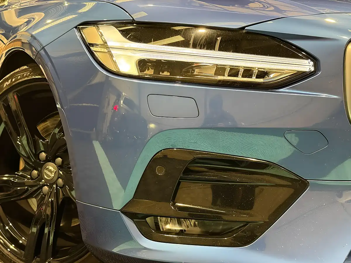 Used 2019 Volvo S90 R-Design Pro Blue - Interior and Exterior details 11