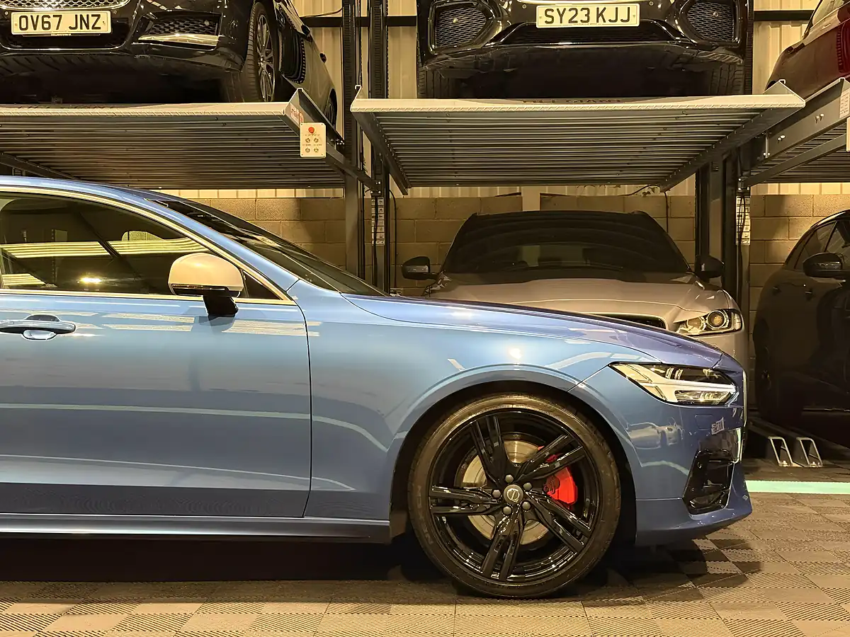Used 2019 Volvo S90 R-Design Pro Blue - Interior and Exterior details 15