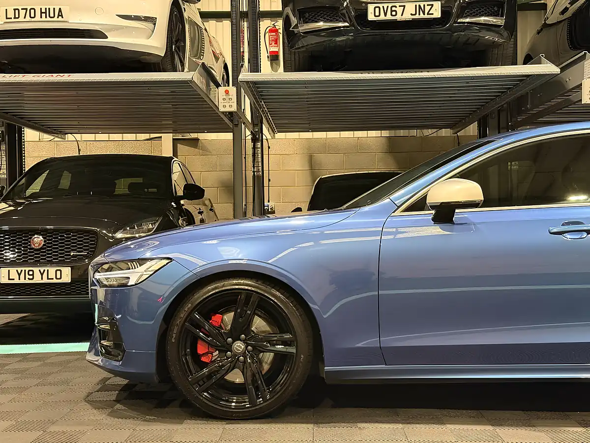 Used 2019 Volvo S90 R-Design Pro Blue - Interior and Exterior details 16