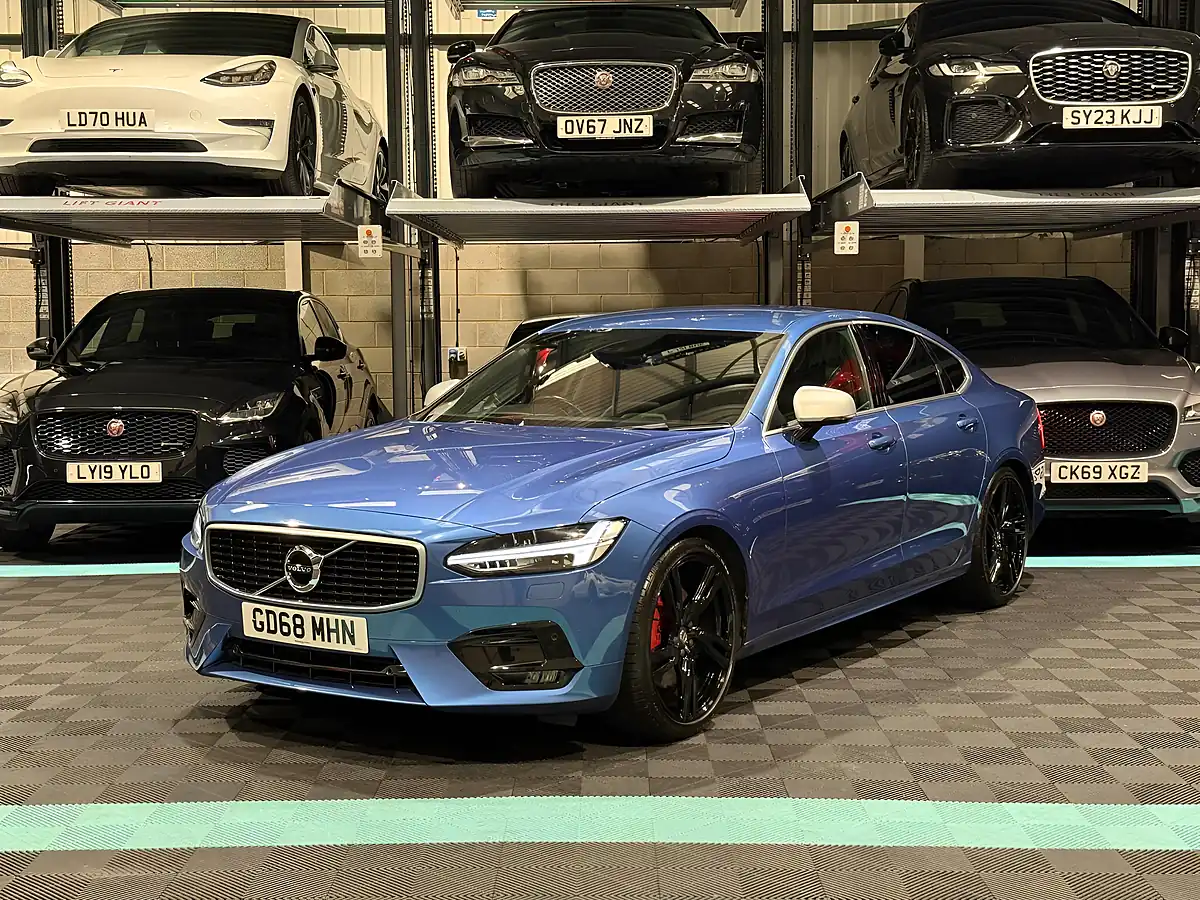 Used 2019 Volvo S90 R-Design Pro Blue - Interior and Exterior details 5