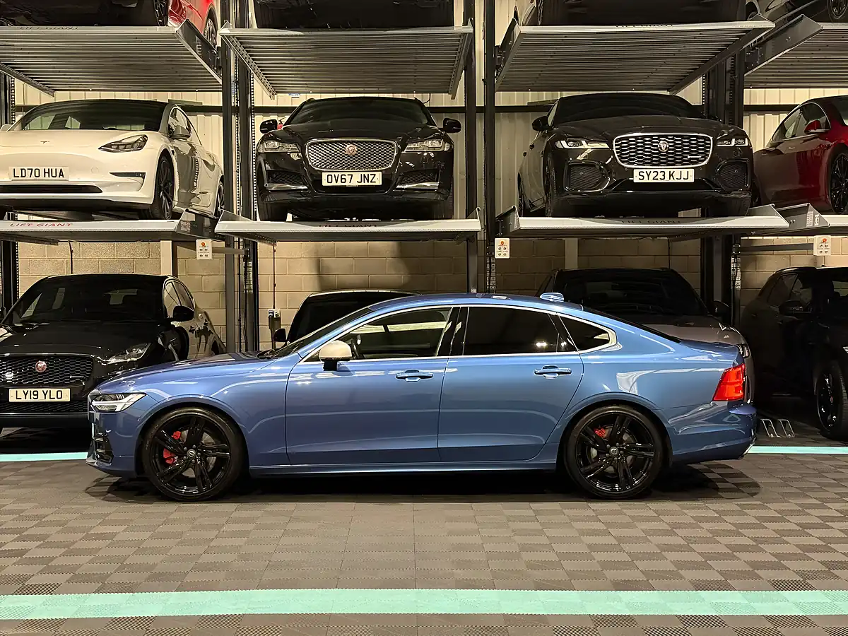 Used 2019 Volvo S90 R-Design Pro Blue - Interior and Exterior details 6
