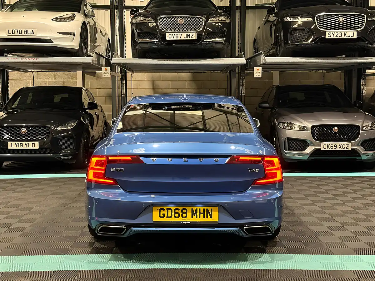 Used 2019 Volvo S90 R-Design Pro Blue - Interior and Exterior details 8