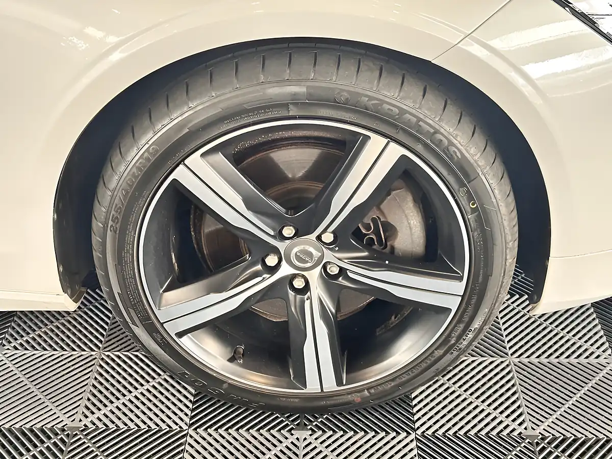 Used 2019 Volvo S90 R-Design Pro Crystal White Pearlescent - Interior and Exterior details 12