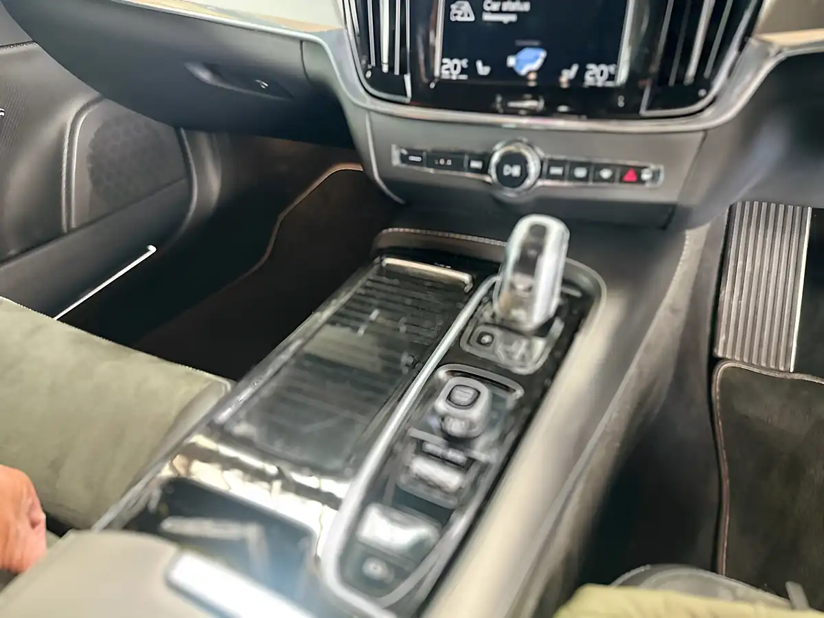 Used 2019 Volvo S90 R-Design Pro Crystal White Pearlescent - Interior and Exterior details 16