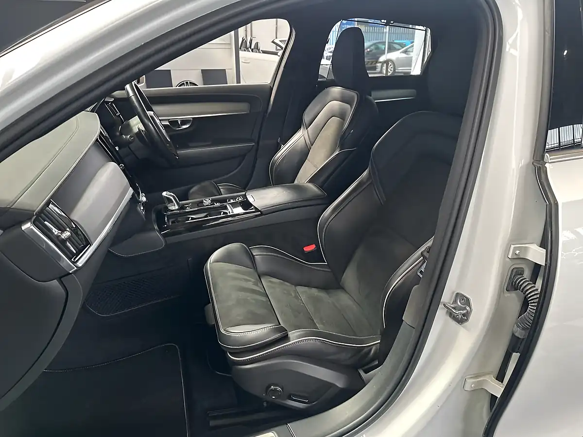 Used 2019 Volvo S90 R-Design Pro Crystal White Pearlescent - Interior and Exterior details 18