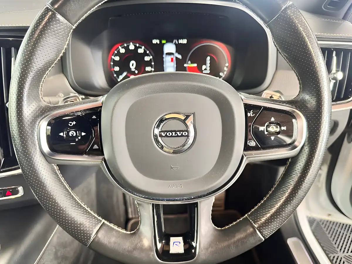 Used 2019 Volvo S90 R-Design Pro Crystal White Pearlescent - Interior and Exterior details 3