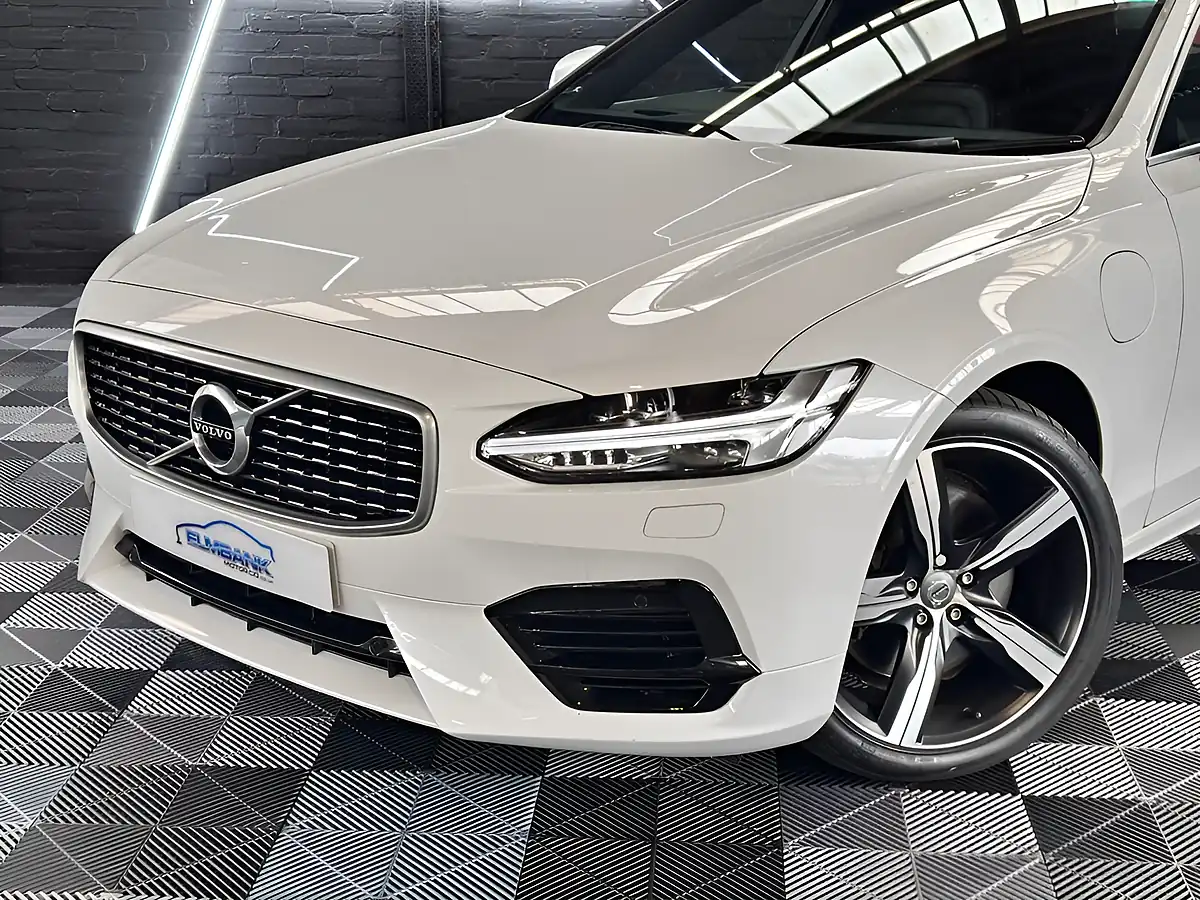 Used 2019 Volvo S90 R-Design Pro Crystal White Pearlescent - Interior and Exterior details 7