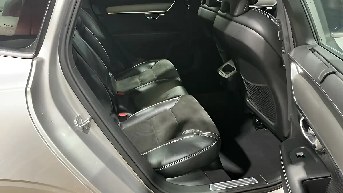 Used 2019 Volvo S90 R-Design Silver - Interior and Exterior details 18