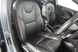 Used 2019 Volvo V40 Cross Country Pro Blue - Interior and Exterior details 12