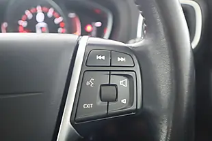 Used 2019 Volvo V40 Cross Country Pro Blue - Interior and Exterior details 18