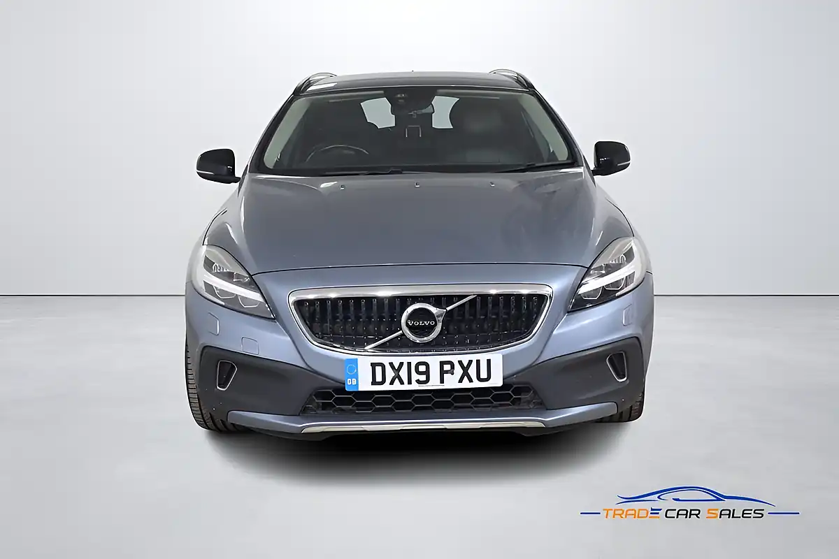 Used 2019 Volvo V40 Cross Country Pro Blue - Interior and Exterior details 2