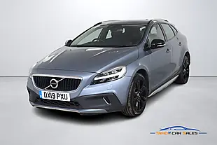 Used 2019 Volvo V40 Cross Country Pro Blue - Interior and Exterior details 3