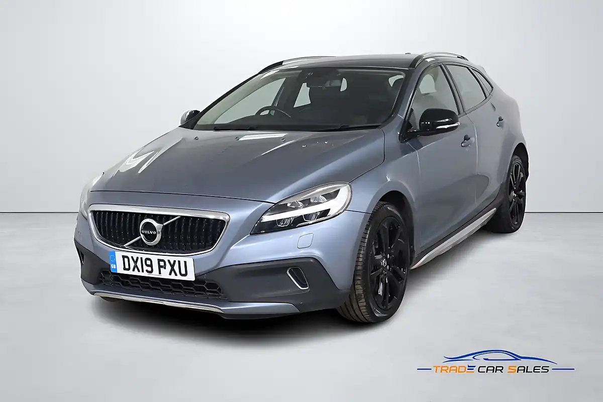 Used 2019 Volvo V40 Cross Country Pro Blue - Interior and Exterior details 3