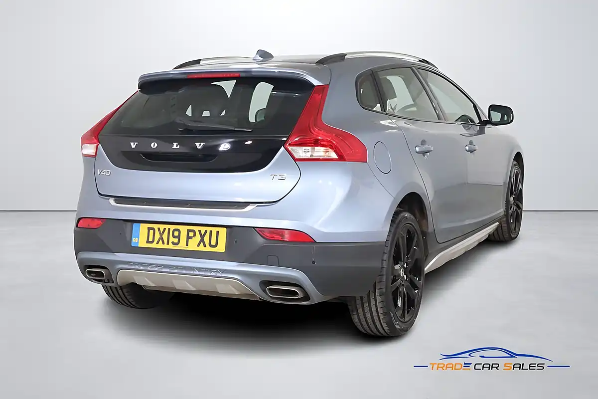 Used 2019 Volvo V40 Cross Country Pro Blue - Interior and Exterior details 4