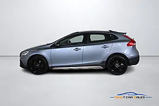 Used 2019 Volvo V40 Cross Country Pro Blue - Interior and Exterior details 8