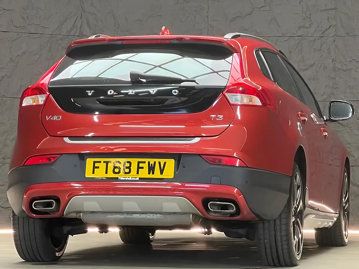 Used 2019 Volvo V40 Pro Red - Interior and Exterior details 10