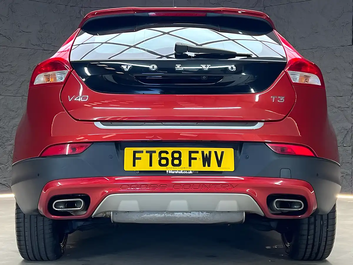 Used 2019 Volvo V40 Pro Red - Interior and Exterior details 11