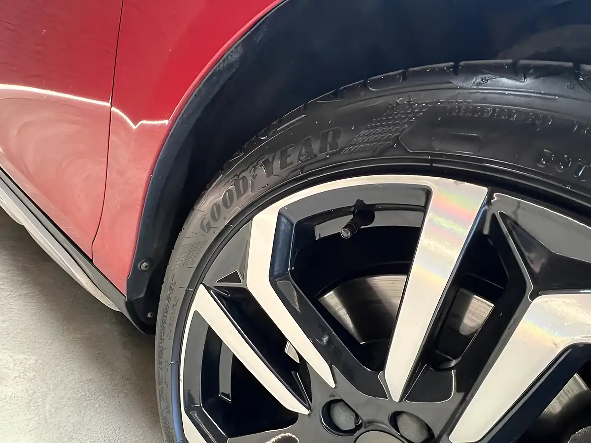 Used 2019 Volvo V40 Pro Red - Interior and Exterior details 12