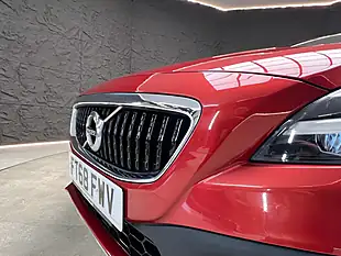 Used 2019 Volvo V40 Pro Red - Interior and Exterior details 14