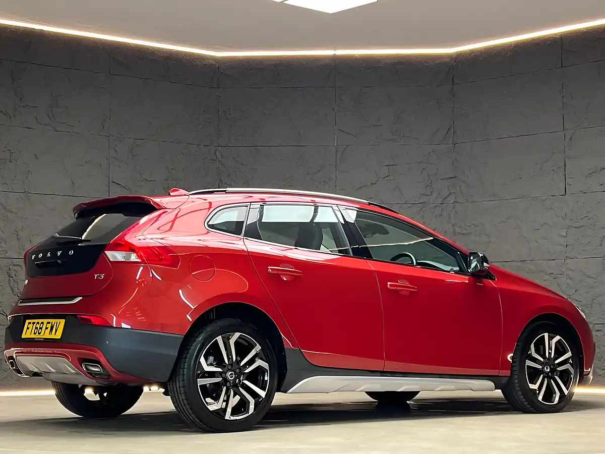 Used 2019 Volvo V40 Pro Red - Interior and Exterior details 7