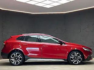 Used 2019 Volvo V40 Pro Red - Interior and Exterior details 9