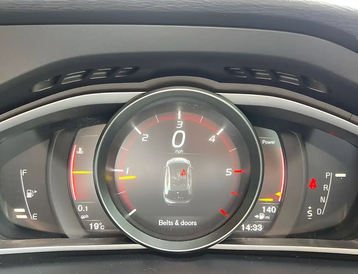 Used 2019 Volvo V40 R-Design Edition Bright Silver - Interior and Exterior details 12