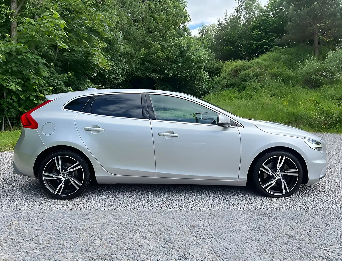 Used 2019 Volvo V40 R-Design Edition Bright Silver - Interior and Exterior details 2